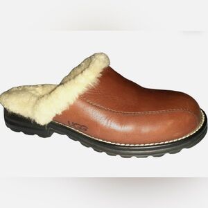 UGG BROWN LEATHER MULE SHEARLING SLIP ON SHOES SIZE 8